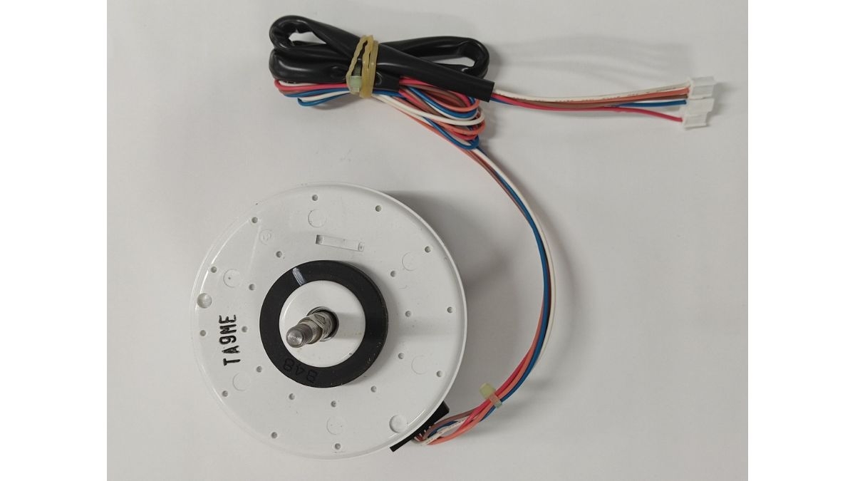 1964671 - Moteur ventilateur pour FVXS35FV1B + FVXS25FV1B + FVXS50FV1B + FVXM35FV1B9- DAIKIN