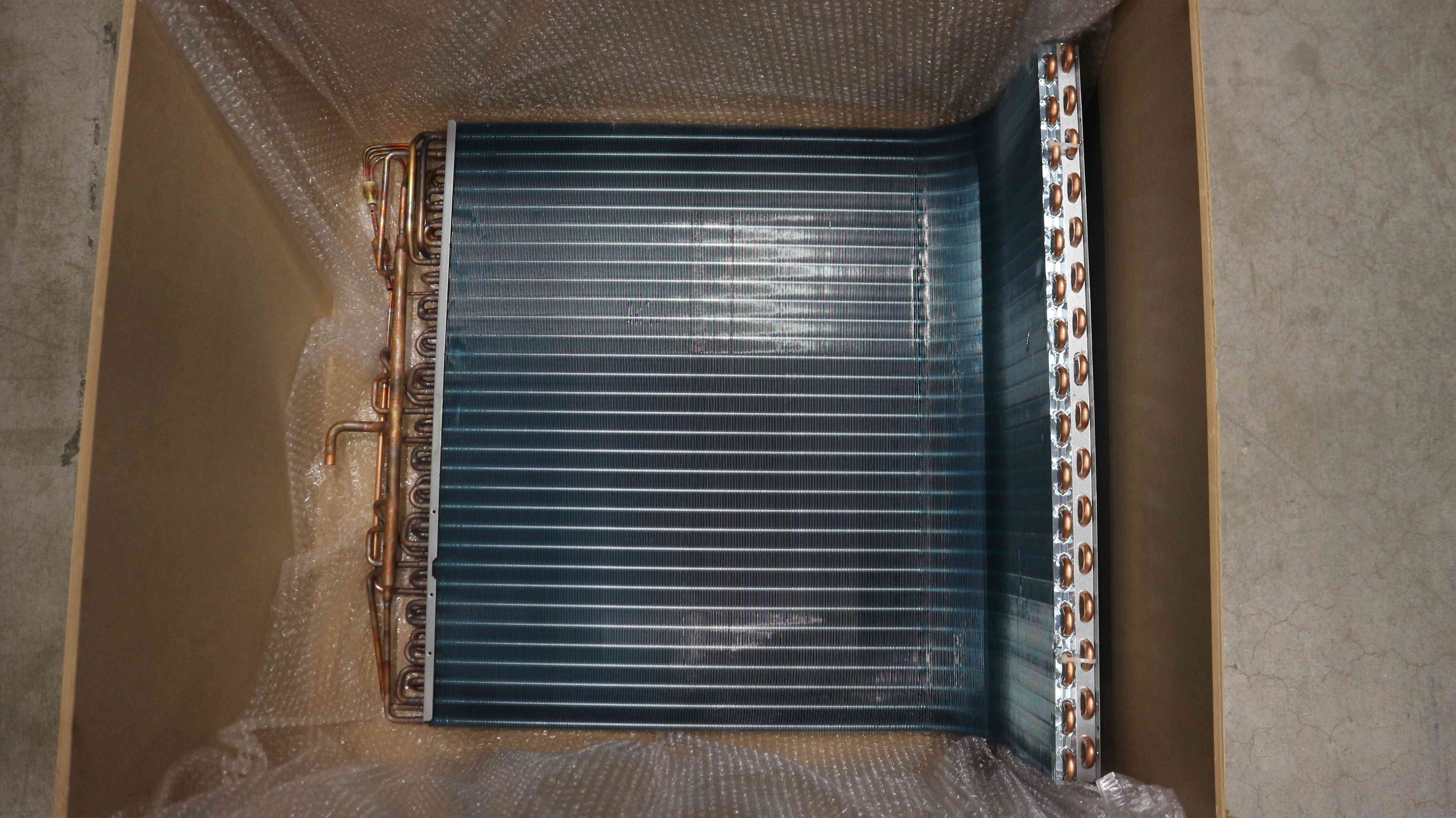 NEUF  - ENSEMBLE CONDENSEUR A AIR . 1863019 - 3P082141-7 pour ERHQ008ADV3 /ERHQ008ADV38 /ERHQ008ADV39 - DAIKIN